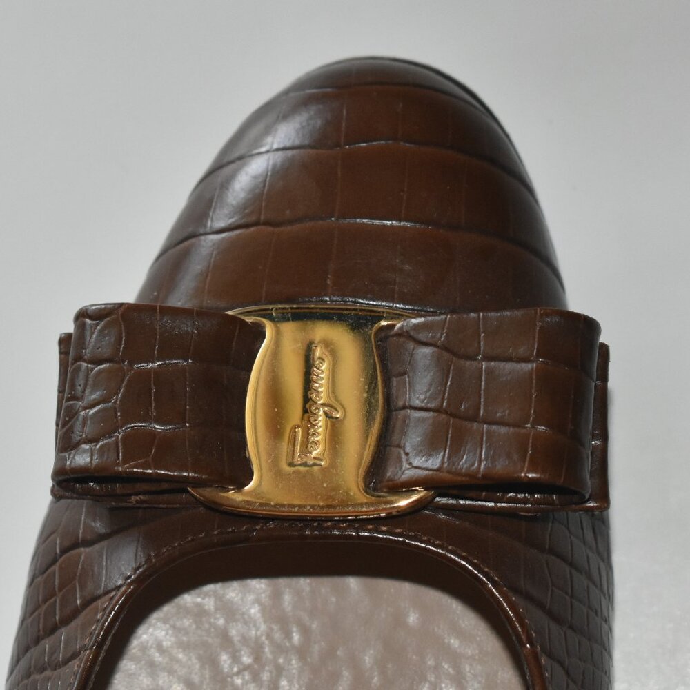 Salvatore Ferragamo Brown patent flats US 7 - Picture 1 of 6